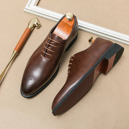 Klassieke Puntige Herenlakschoenen | Bruine Luxe Business Schoenen | Casual en Formeel