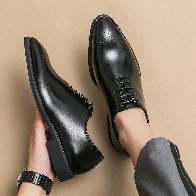 Klassieke Puntige Herenlakschoenen | Bruine Luxe Business Schoenen | Casual en Formeel